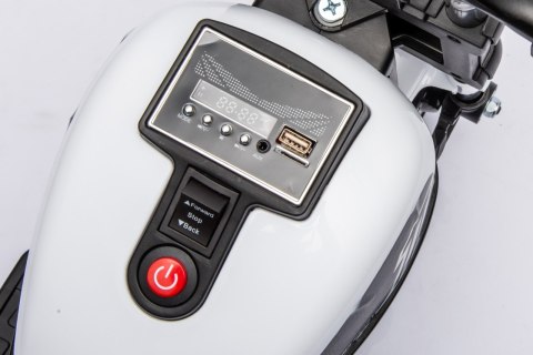 Motorek Chopper FASTER na akumulator dla dzieci Biały + Radio FM + Panel audio + LED