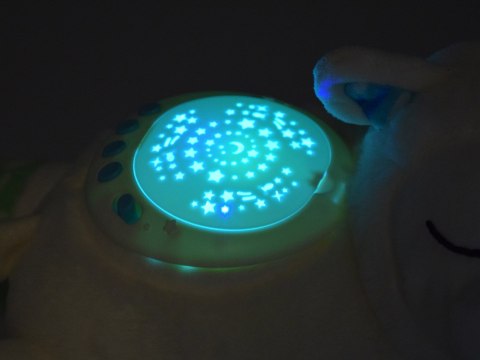 Projektor OWIECZKA Lampka maskotka pluszak gwiazdki kołysanki szum ZA4797