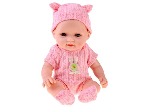 Urocza lalka BOBAS 26 cm - lekka i ruchoma w śpioszkach z czapeczką ZA5831