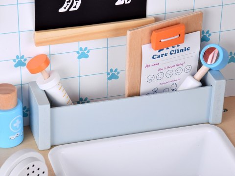 Drewniany szpital dla zwierząt Weterynarz dla dzieci piesek pluszowy ZA5939